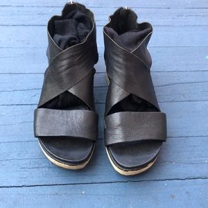 Eileen Fisher size 9 sport tumbled leather sneaker sandal